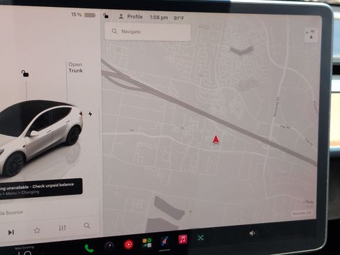 Used 2022 Tesla Model Y Long Range AWD/4WD image 23