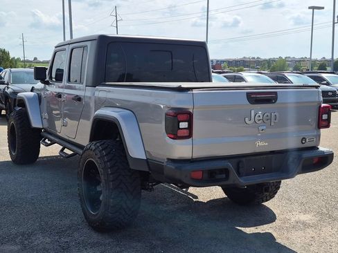 Used 2021 Jeep Gladiator Overland AWD/4WD image 4