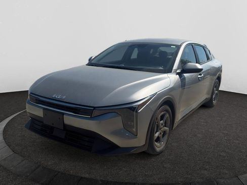 Used 2025 Kia K4 LXS FWD image 1