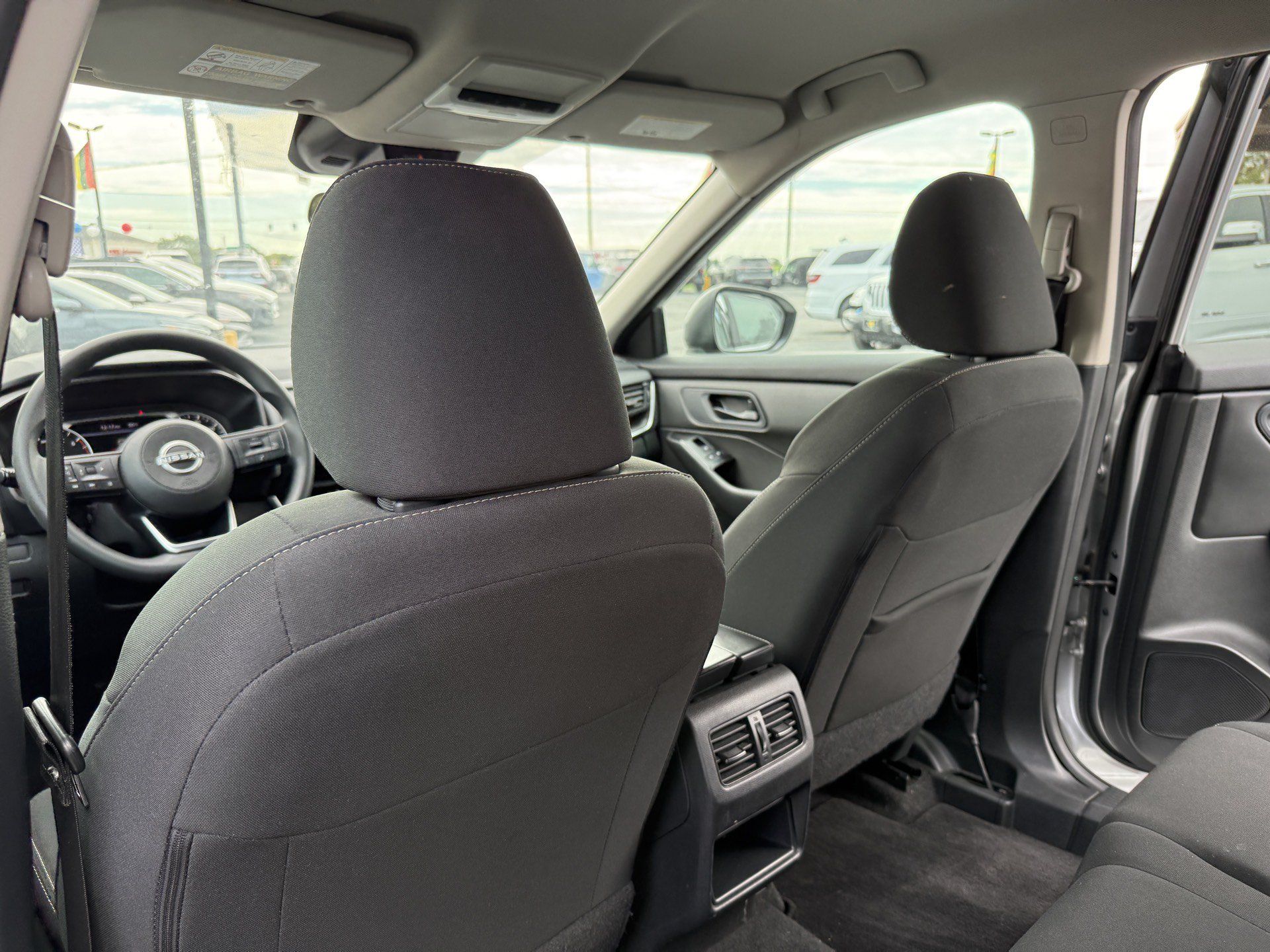 Used 2024 Nissan Rogue S AWD/4WD image 29