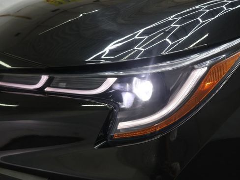 Used 2021 Toyota Corolla SE FWD image 33