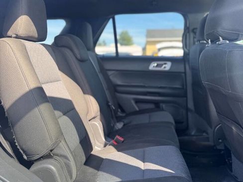 Used 2014 Ford Explorer XLT w/ Equipment Group 201A image 7