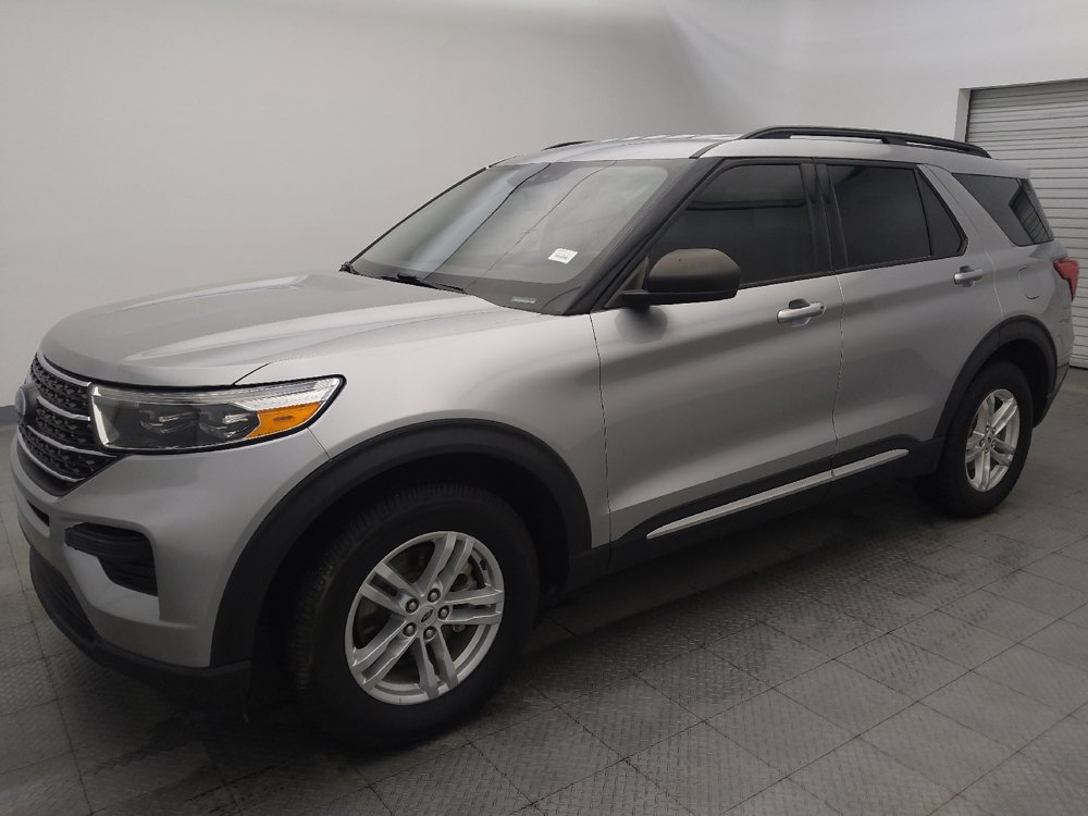 Used 2021 Ford Explorer XLT AWD/4WD image 2