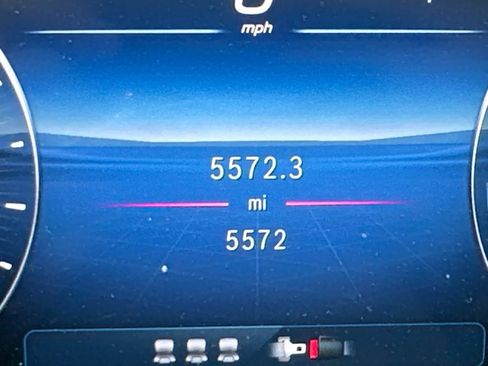 Used 2026 Mercedes-Benz GLC 350e 4MATIC image 4