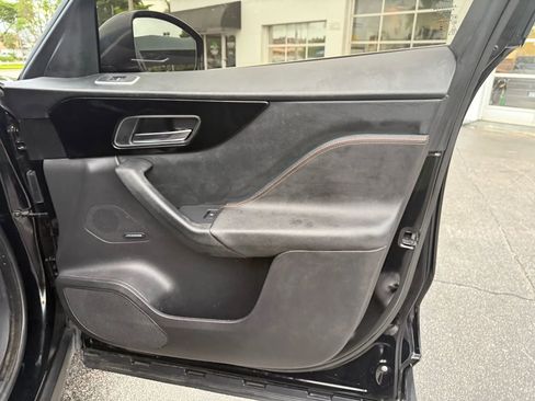 Used 2020 Jaguar F-PACE Prestige image 18