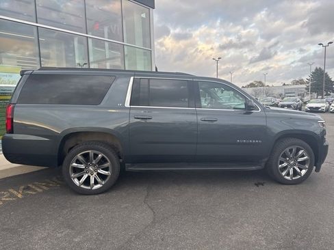 Used 2020 Chevrolet Suburban LT image 6