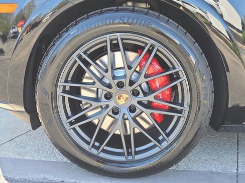 New 2026 Porsche Cayenne GTS image 24