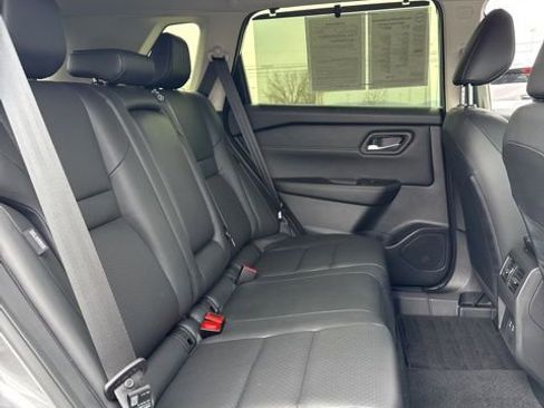 Certified 2024 Nissan Rogue SV w/ SV Premium Package AWD/4WD image 15