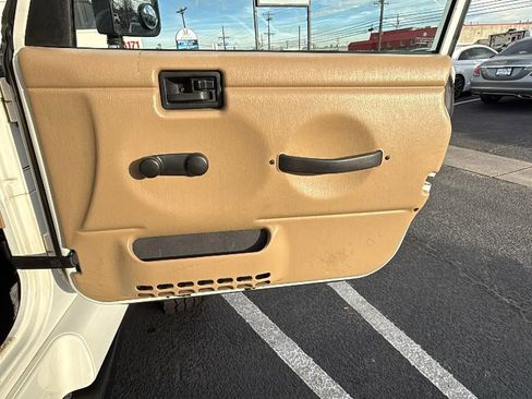 Used 2001 Jeep Wrangler Sahara image 13