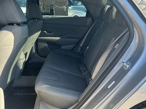 Used 2025 Hyundai Elantra Sport image 23