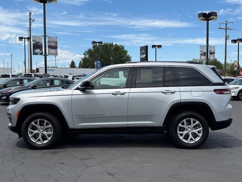 Used 2022 Jeep Grand Cherokee Limited AWD/4WD image 8
