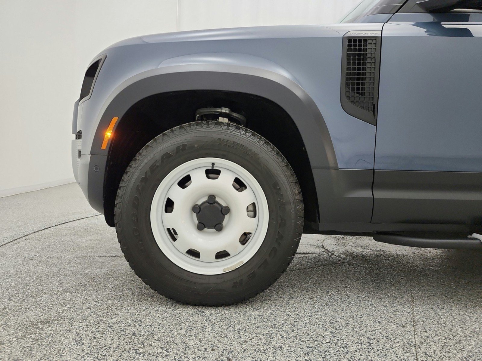 Used 2023 Land Rover Defender 90 S AWD/4WD image 17
