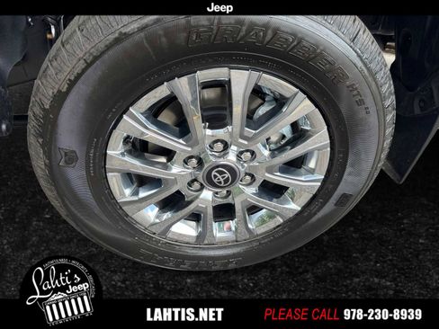 Used 2025 Toyota Tacoma Limited image 8