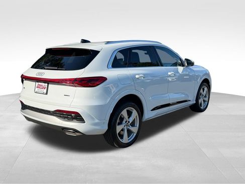 Used 2025 Audi Q5 Premium Plus w/ Premium Plus AWD/4WD image 9