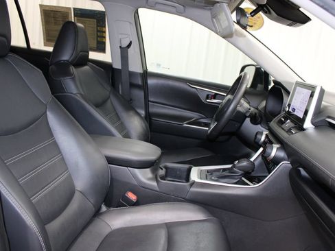 Used 2023 Toyota RAV4 XLE Premium FWD image 30