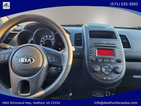 Used 2013 Kia Soul FWD image 29