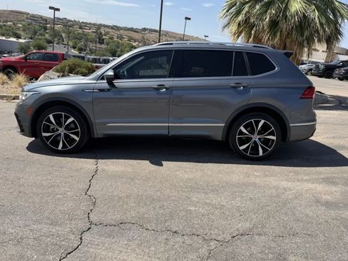 Used 2022 Volkswagen Tiguan SEL R-Line AWD/4WD image 2