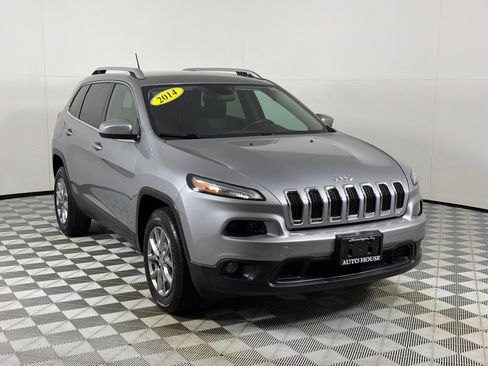 Used 2014 Jeep Cherokee Latitude w/ Comfort/Convenience Group AWD/4WD image 3