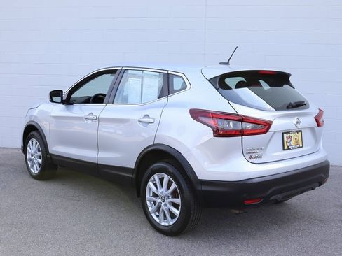 Used 2021 Nissan Rogue Sport S image 2