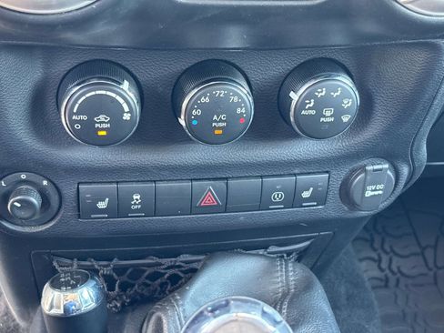 Used 2016 Jeep Wrangler Sahara w/ Connectivity Group AWD/4WD image 17