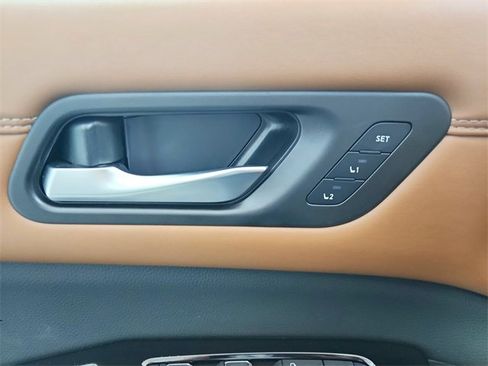 Used 2024 Nissan Pathfinder Platinum w/ Cargo Package image 21