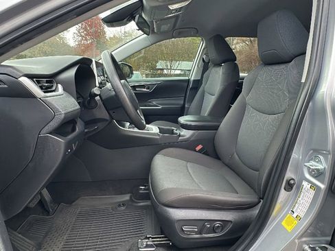 Used 2023 Toyota RAV4 XLE image 9