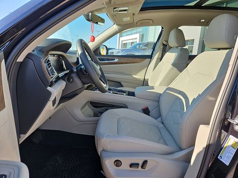 New 2026 Volkswagen Atlas SE image 11