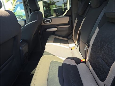 Used 2022 Ford Bronco Wildtrak image 9