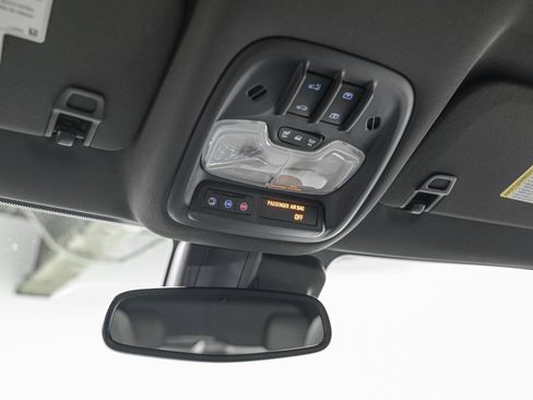 Used 2023 Chevrolet TrailBlazer RS w/ Sun and Liftgate Package image 25