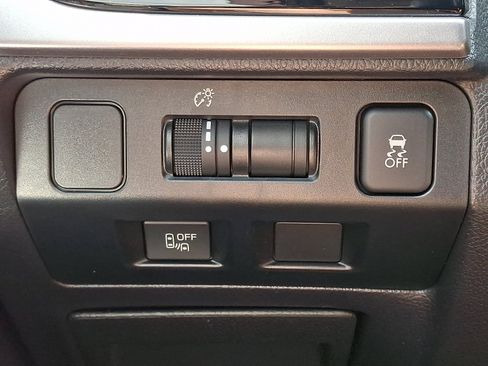 Used 2017 Subaru Crosstrek 2.0i Limited AWD/4WD image 25