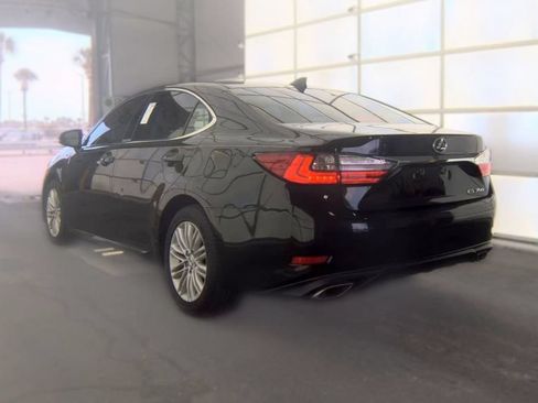 Used 2017 Lexus ES 350 w/ Premium Package FWD image 3
