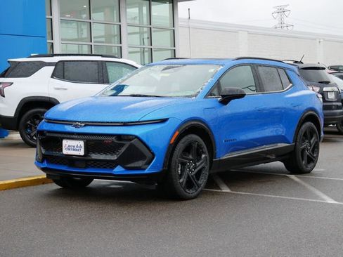 Used 2025 Chevrolet Equinox EV RS image 2