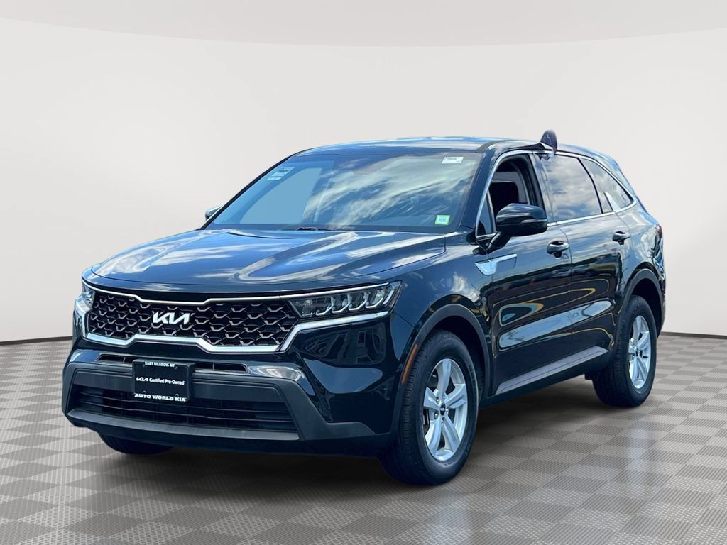 Certified 2023 Kia Sorento LX FWD image 3