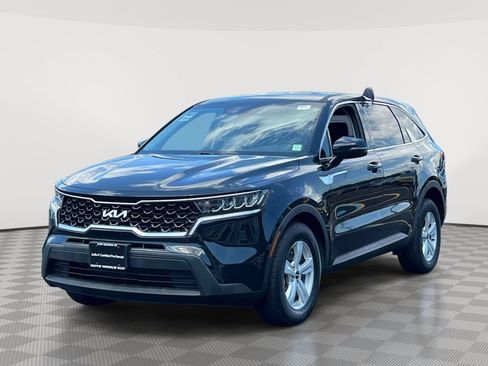 Certified 2023 Kia Sorento LX FWD image 3