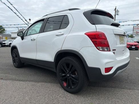 Used 2018 Chevrolet Trax LT w/ Redline Edition AWD/4WD image 5