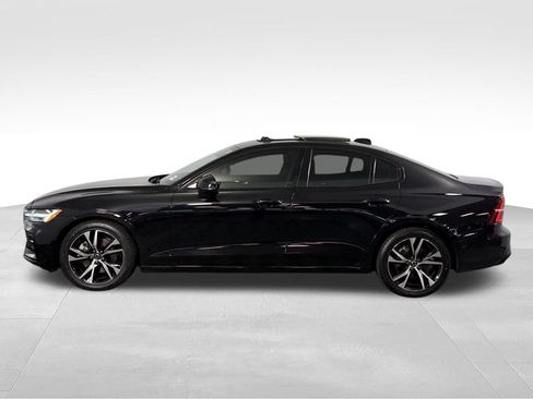 Used 2025 Volvo S60 B5 Plus FWD image 9