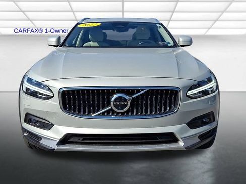 Used 2022 Volvo V90 B6 Cross Country w/ Advanced Package image 2