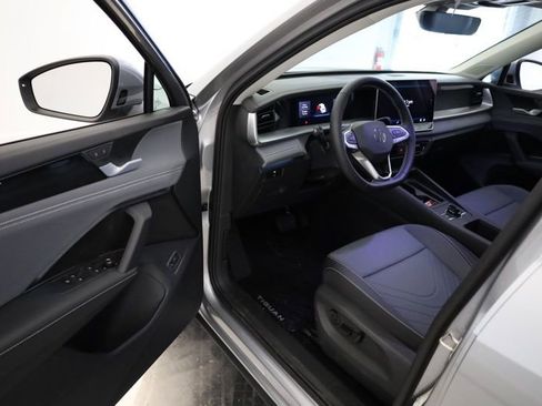 New 2026 Volkswagen Tiguan SE AWD/4WD image 9
