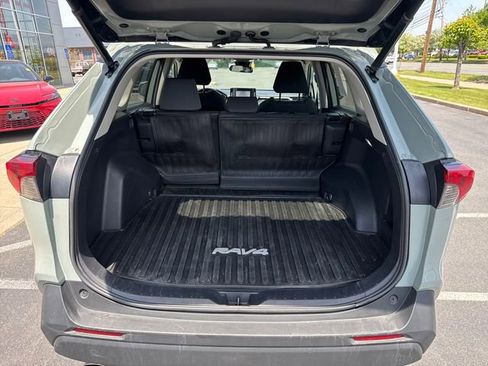 Used 2022 Toyota RAV4 XLE w/ Convenience Package AWD/4WD image 27