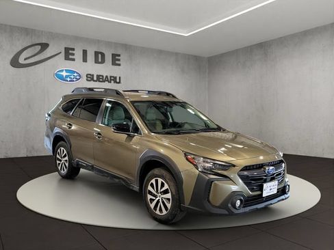 Used 2024 Subaru Outback Premium AWD/4WD image 1