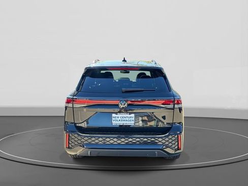 New 2026 Volkswagen Tiguan SE R-Line FWD image 3