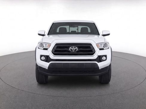 Used 2022 Toyota Tacoma SR5 RWD image 7