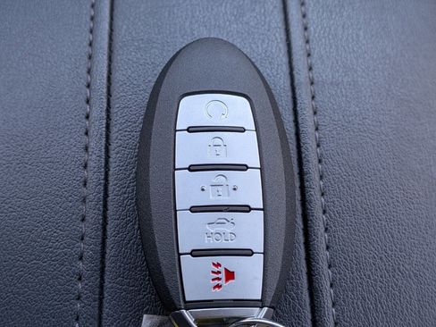 Used 2020 Nissan Rogue SV image 33