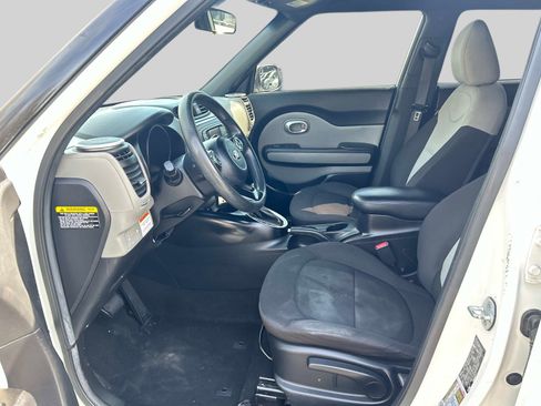 Used 2016 Kia Soul w/ Convenience Package FWD image 10