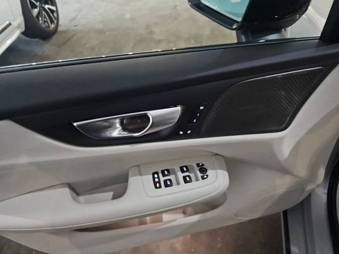 Certified 2025 Volvo S60 B5 Plus AWD/4WD image 18