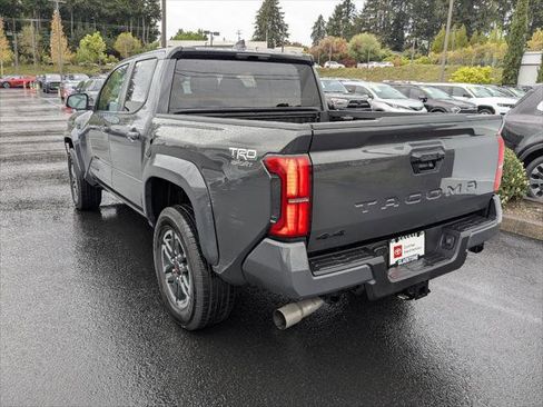 Certified 2025 Toyota Tacoma TRD Sport AWD/4WD image 9