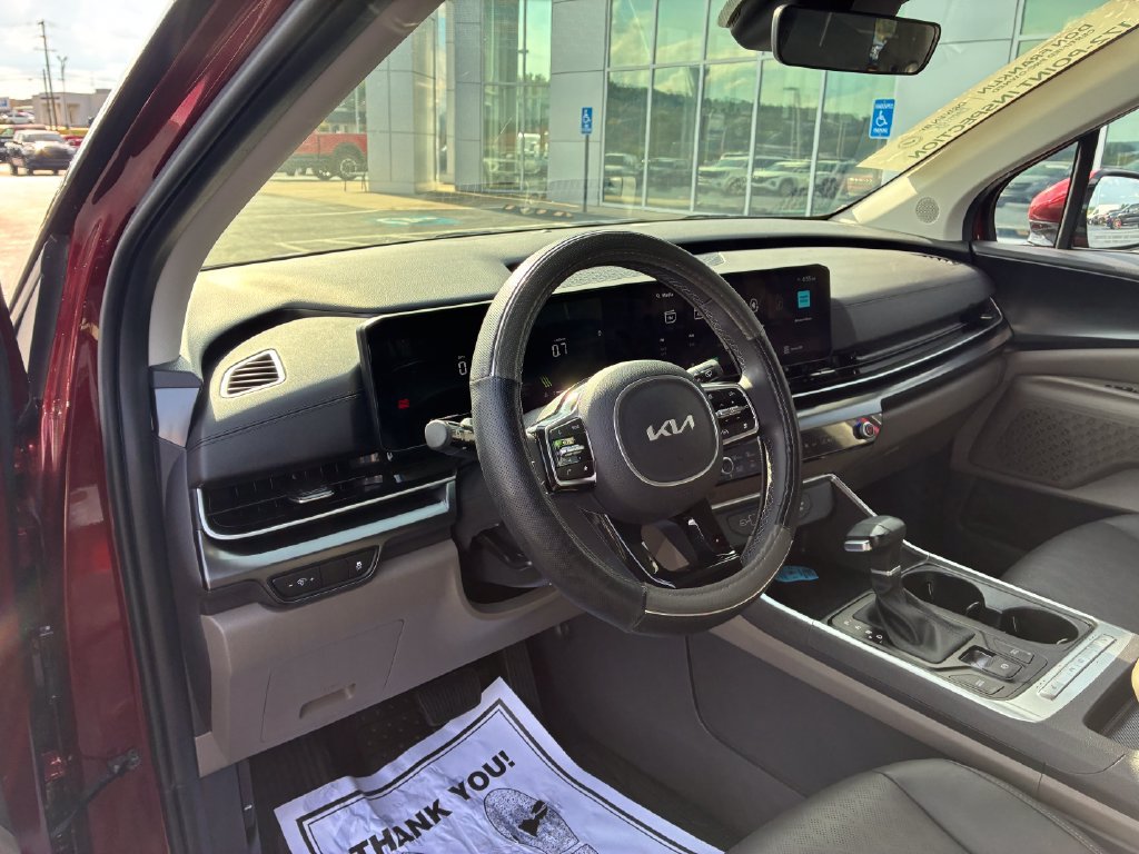 Used 2026 Kia Carnival FWD image 11