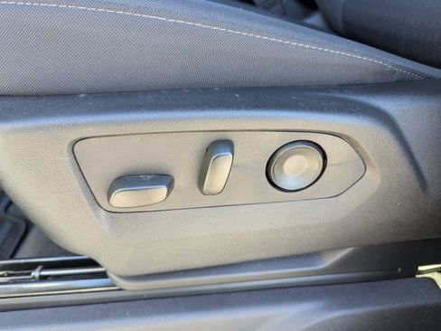 Certified 2025 Chevrolet Silverado 2500 Custom w/ Custom Value Package image 17