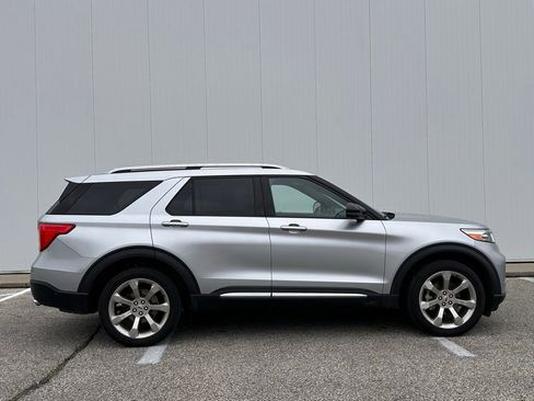 Certified 2020 Ford Explorer Platinum w/ Premium Technology Package AWD/4WD image 6
