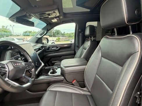 Certified 2025 GMC Yukon XL Elevation w/ LPO, Floor Liner Package AWD/4WD image 14